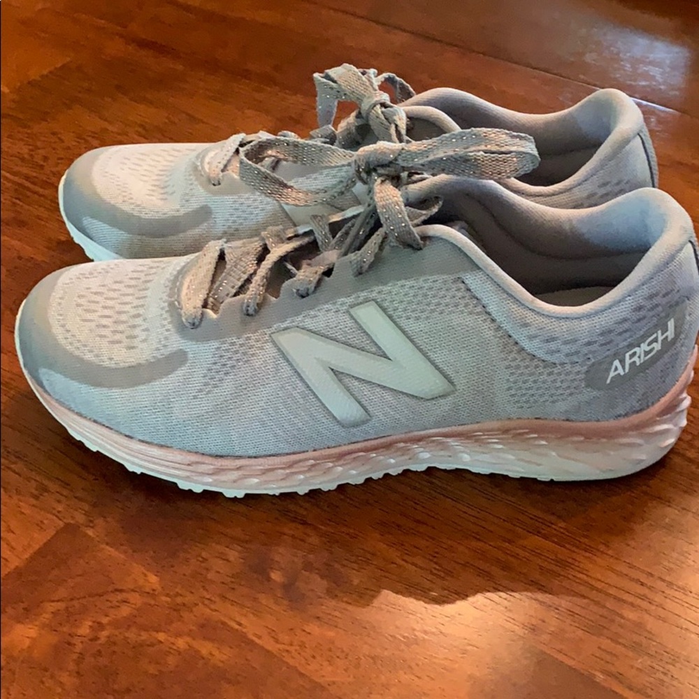 New Balance Girls Arishi Running Sneakers